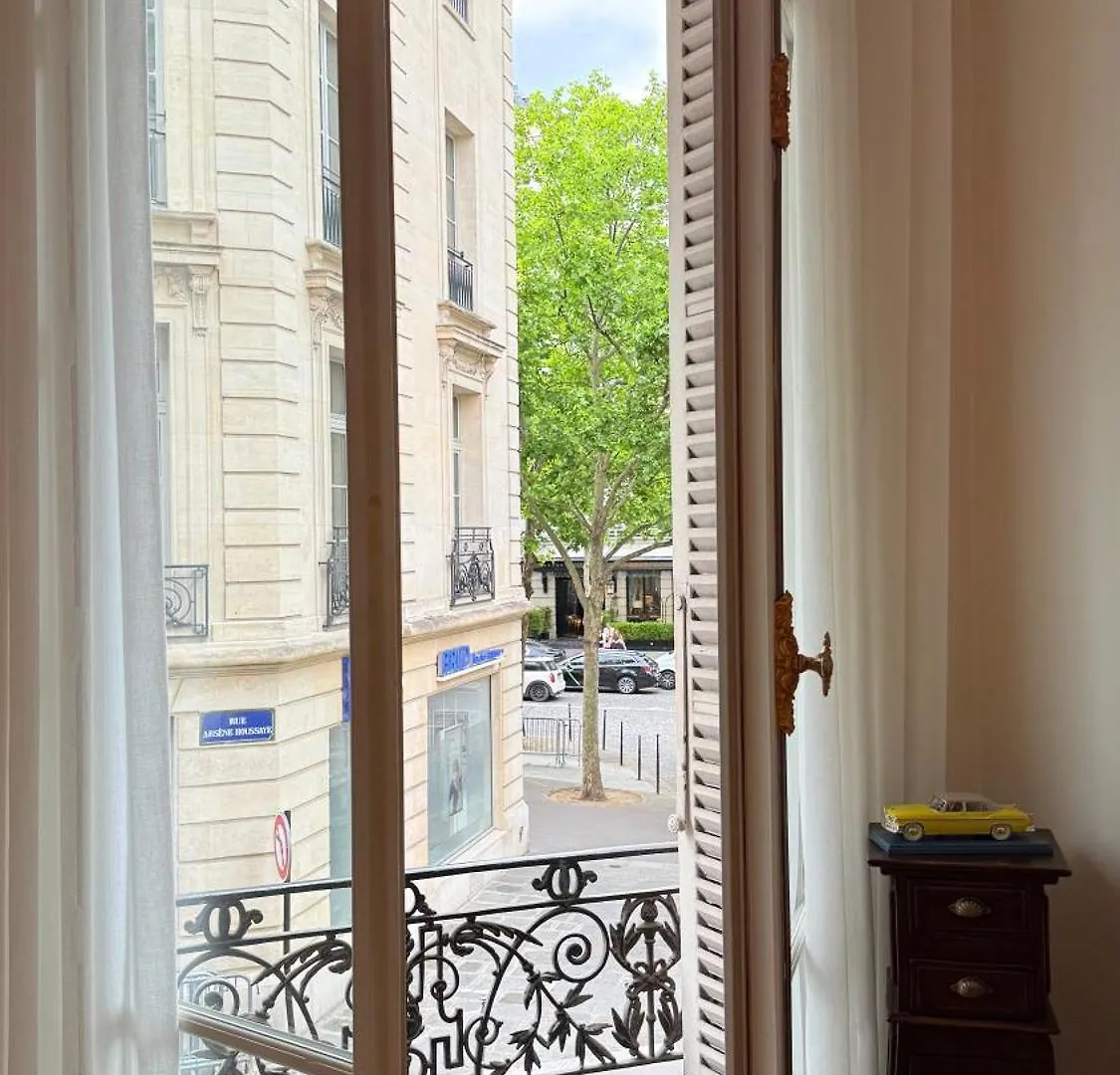 Central Champs Elysee - High Luxury 2 Bedroom Apartment Parijs